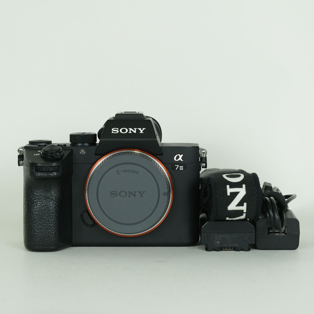 SONY α7 III(ILCE-7M3) SONY α7 III(ILCE-7M3)