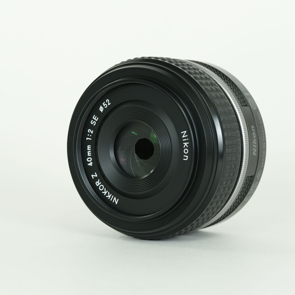 Nikon NIKKOR Z 40mm f/2 Nikon NIKKOR Z 40mm f/2