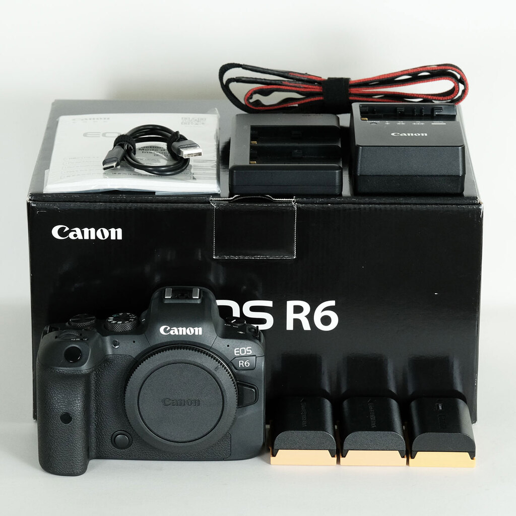 Canon EOS R6 Canon EOS R6