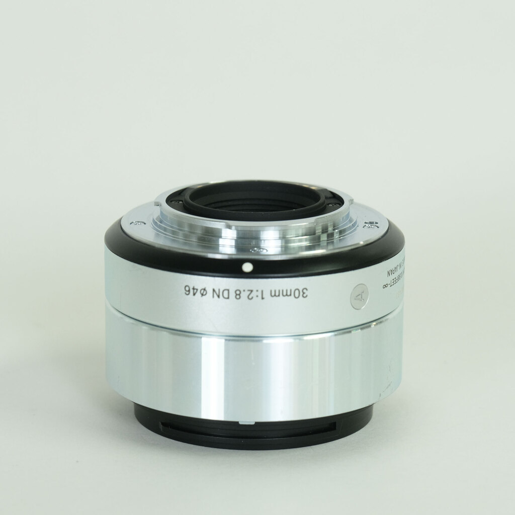 SIGMA A 30mm F2.8 DN (マイクロフォーサーズ用)シルバー SIGMA A 30mm F2.8 DN (マイクロフォーサーズ用)シルバー