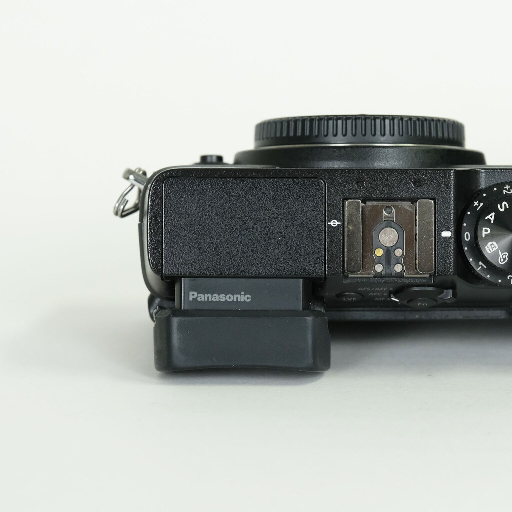 Panasonic LUMIX DMC-GX8 ボディ ブラック