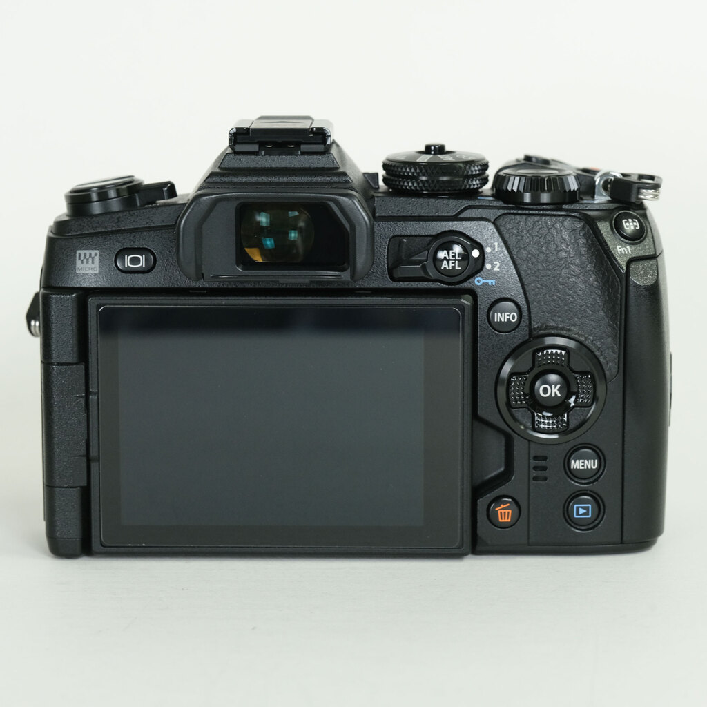 OLYMPUS OM-D E-M1 Mark II