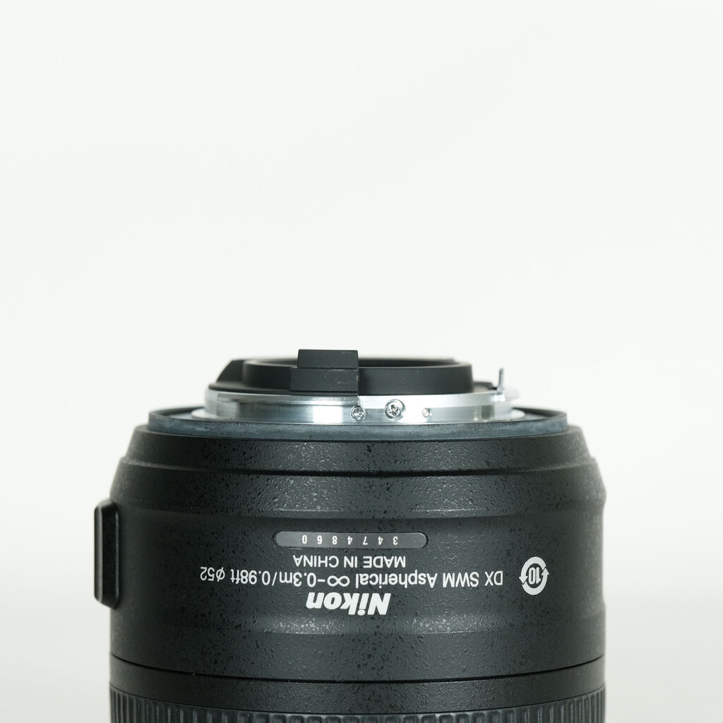 Nikon AF-S DX NIKKOR 35mm f/1.8G Nikon AF-S DX NIKKOR 35mm f/1.8G