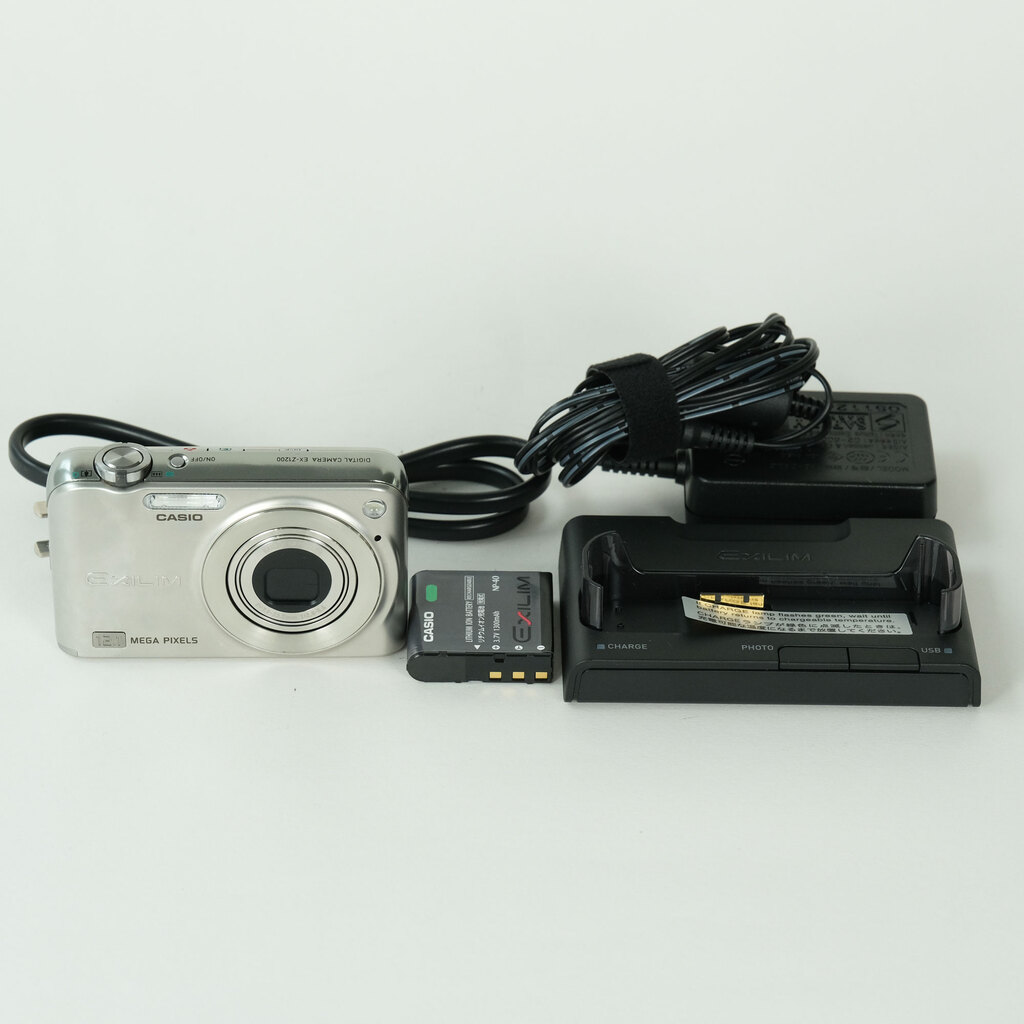 CASIO EXILIM ZOOM EX-Z1200-S シルバーの出品 | ONE SCENE（ワンシーン）