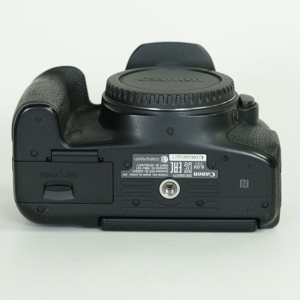 Canon EOS Kiss X8i