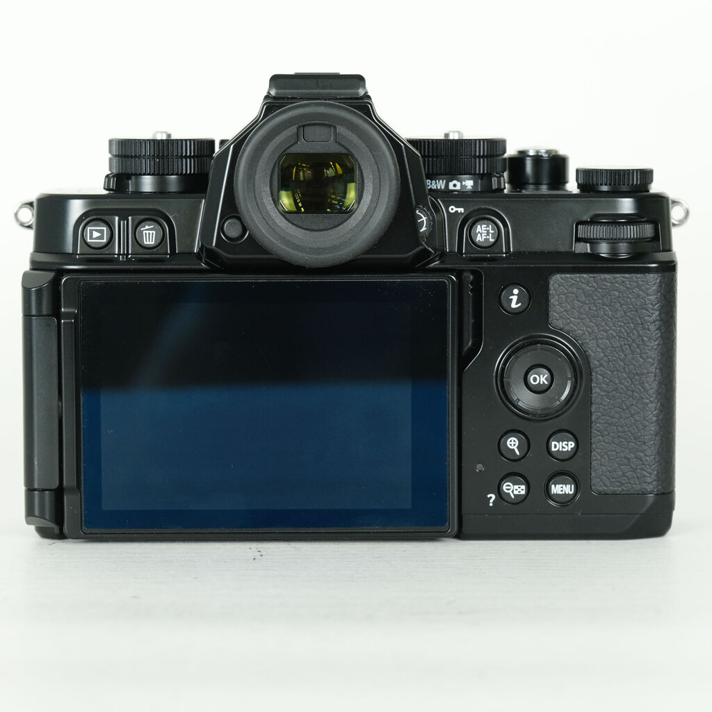 Nikon Z fの出品 | ONE SCENE（ワンシーン）