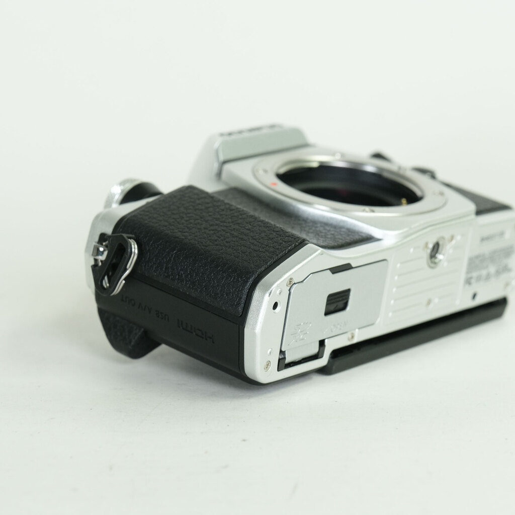 OLYMPUS OM-D E-M10 Mark II