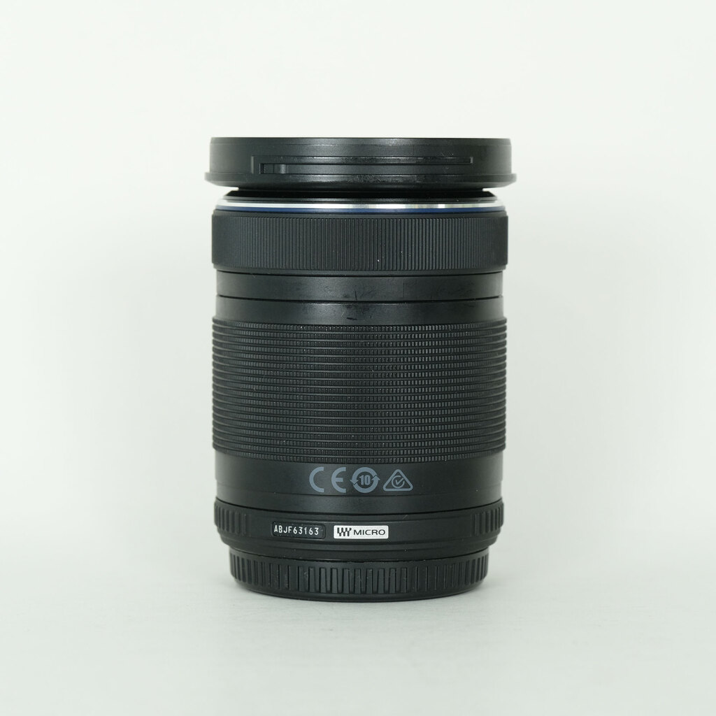OLYMPUS M.ZUIKO DIGITAL ED 40-150mm F4.0-5.6 R [�u���b�N]