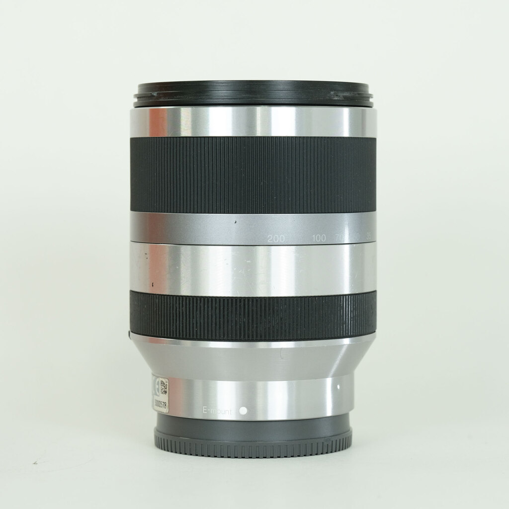 SONY E18-200mm F3.5-6.3 OSS SEL18200