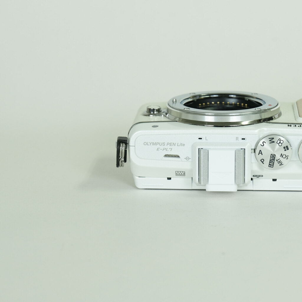 OLYMPUS PEN Lite E-PL7 ボディ ホワイト