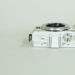 OLYMPUS PEN Lite E-PL7 ボディ ホワイト