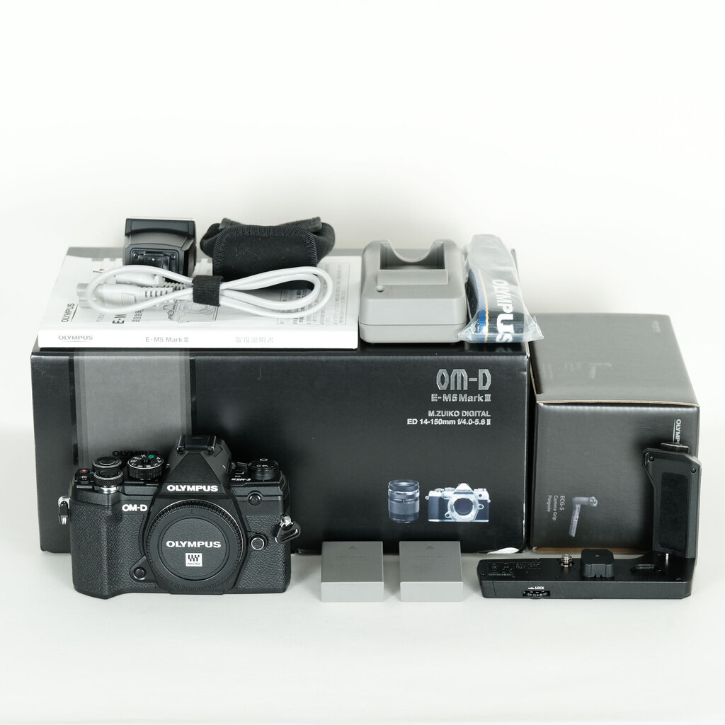 OLYMPUS OM-D E-M5 Mark III