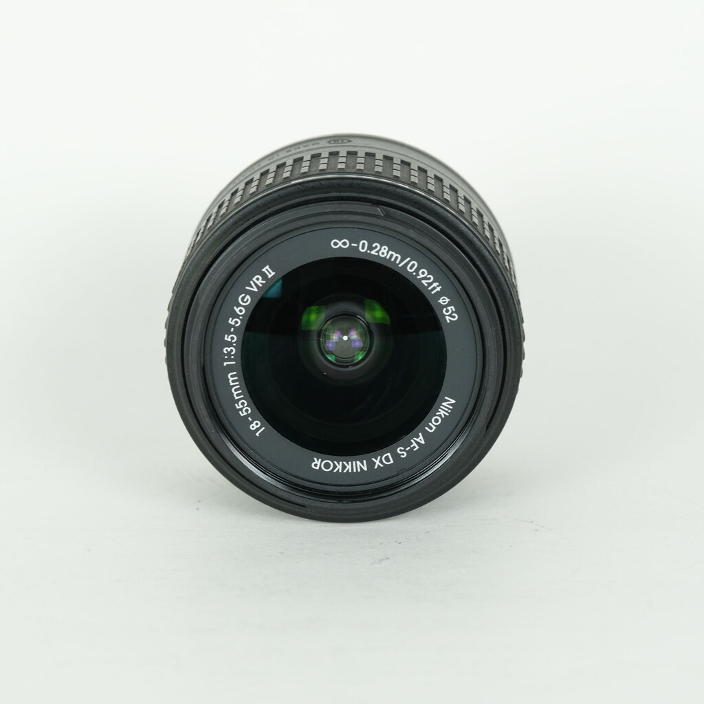Nikon AF-S DX NIKKOR 18-55mm f3.5-5.6G VR II