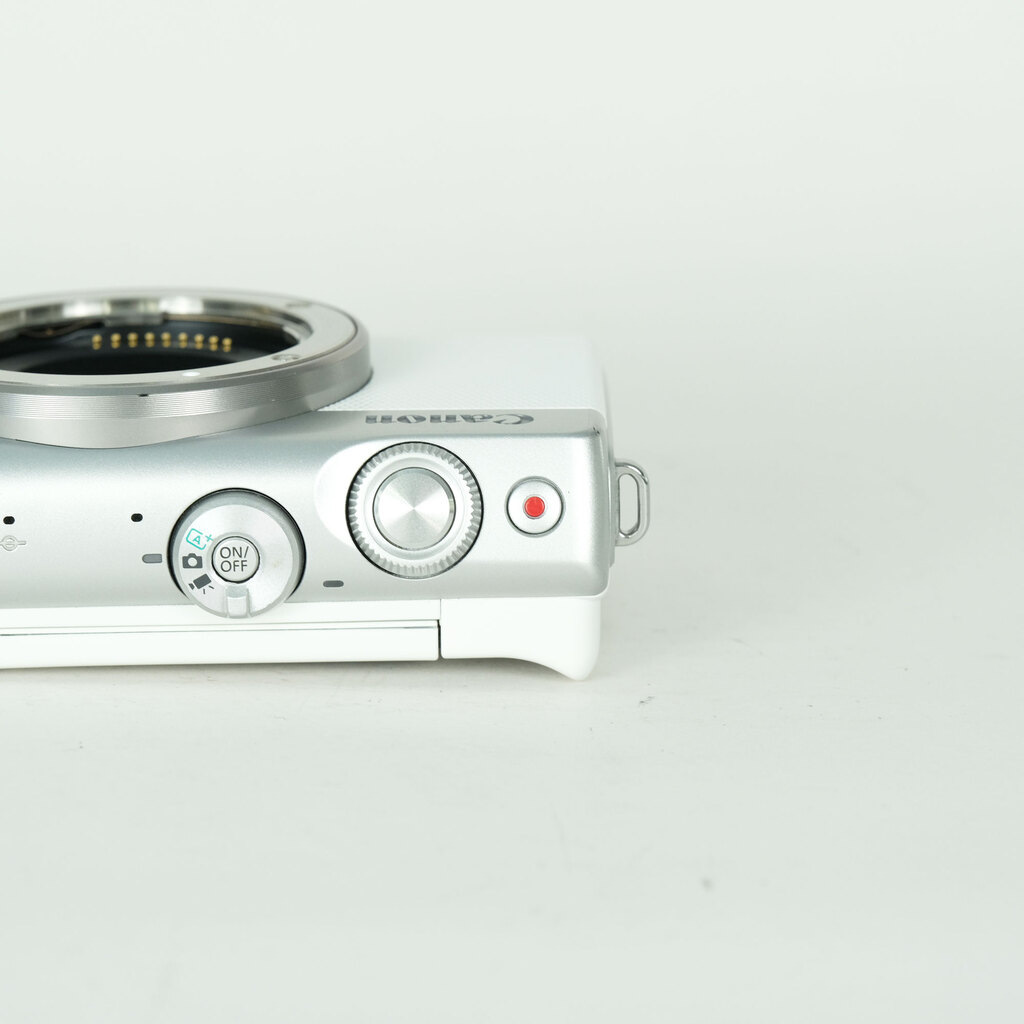 Canon EOS M100の出品 | ONE SCENE（ワンシーン）