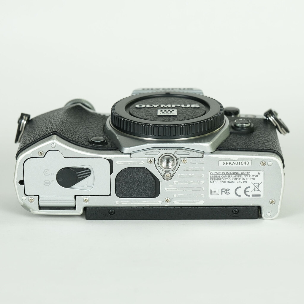 OLYMPUS OM-D E-M5 Mark II