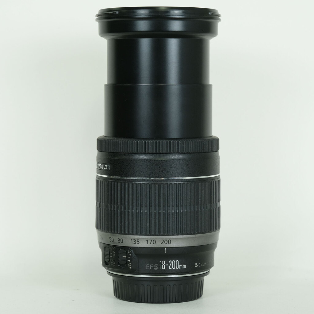 Canon EF-S18-200mm F3.5-5.6 IS