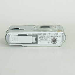 Panasonic DMC-FX7 シルキーシルバー