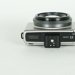 OLYMPUS XZ-1 チタニウムシルバー プレミアムキット OLYMPUS XZ-1 チタニウムシルバー プレミアムキット
