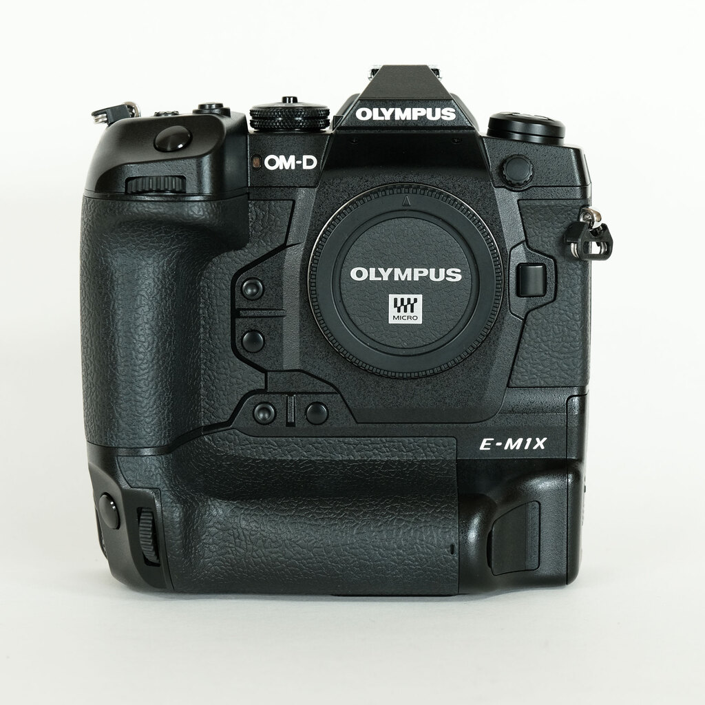 OLYMPUS OM-D E-M1X