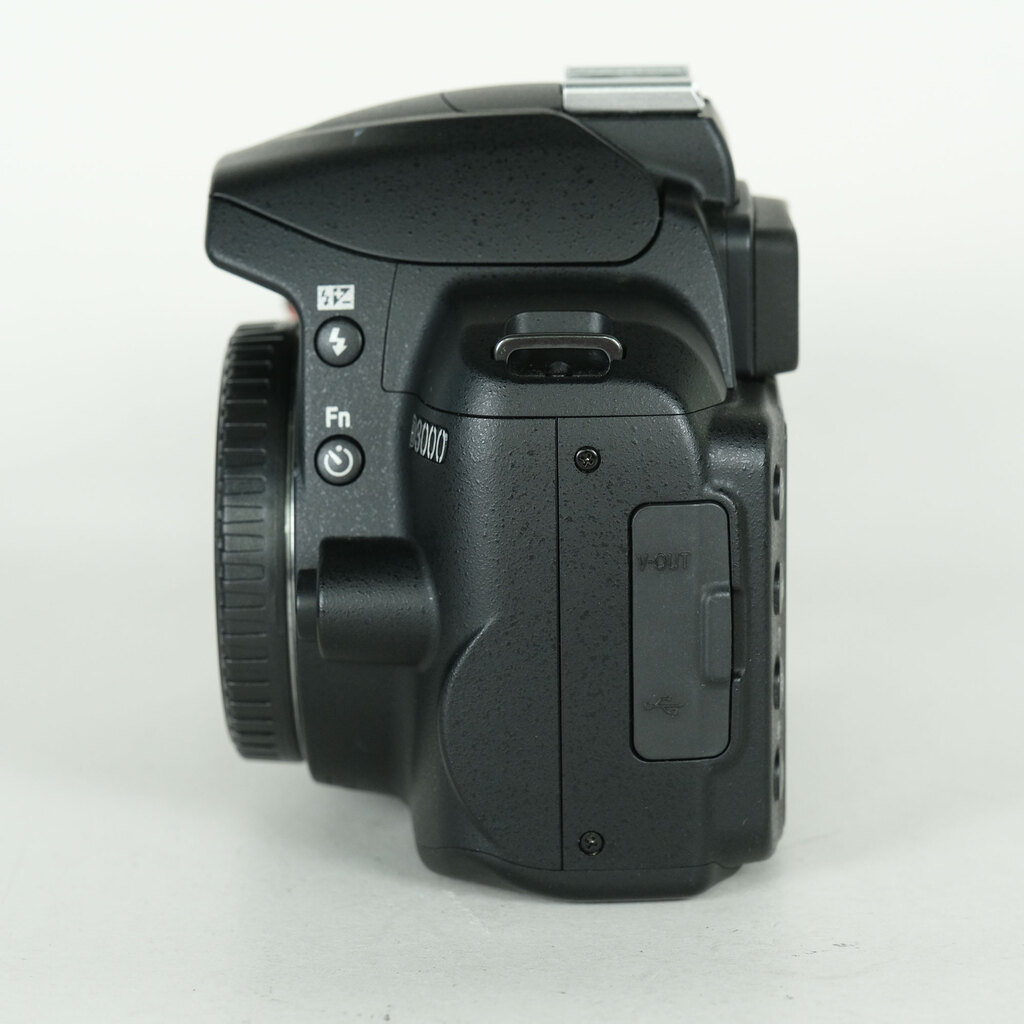 Nikon D3000 ボディの出品 | ONE SCENE（ワンシーン）