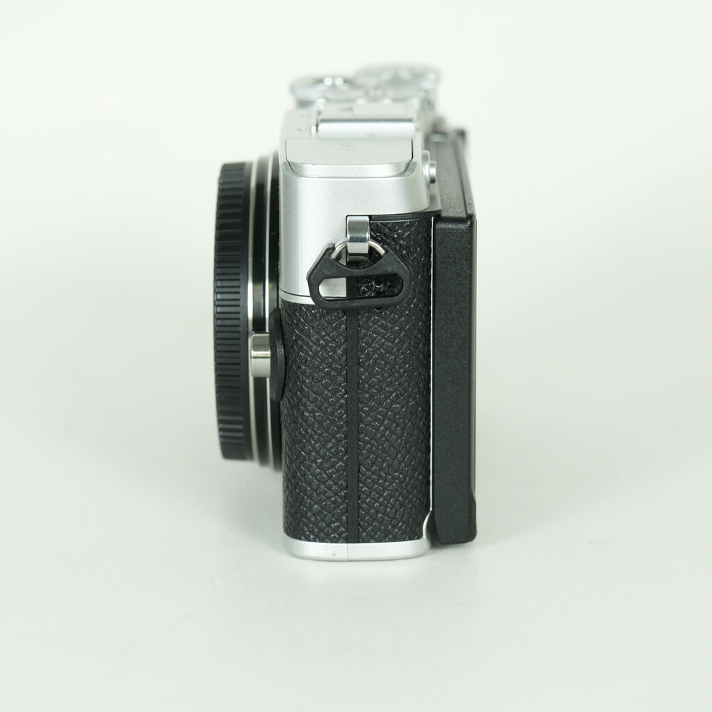 OLYMPUS PEN E-P7 [�{�f�B �V���o�[]