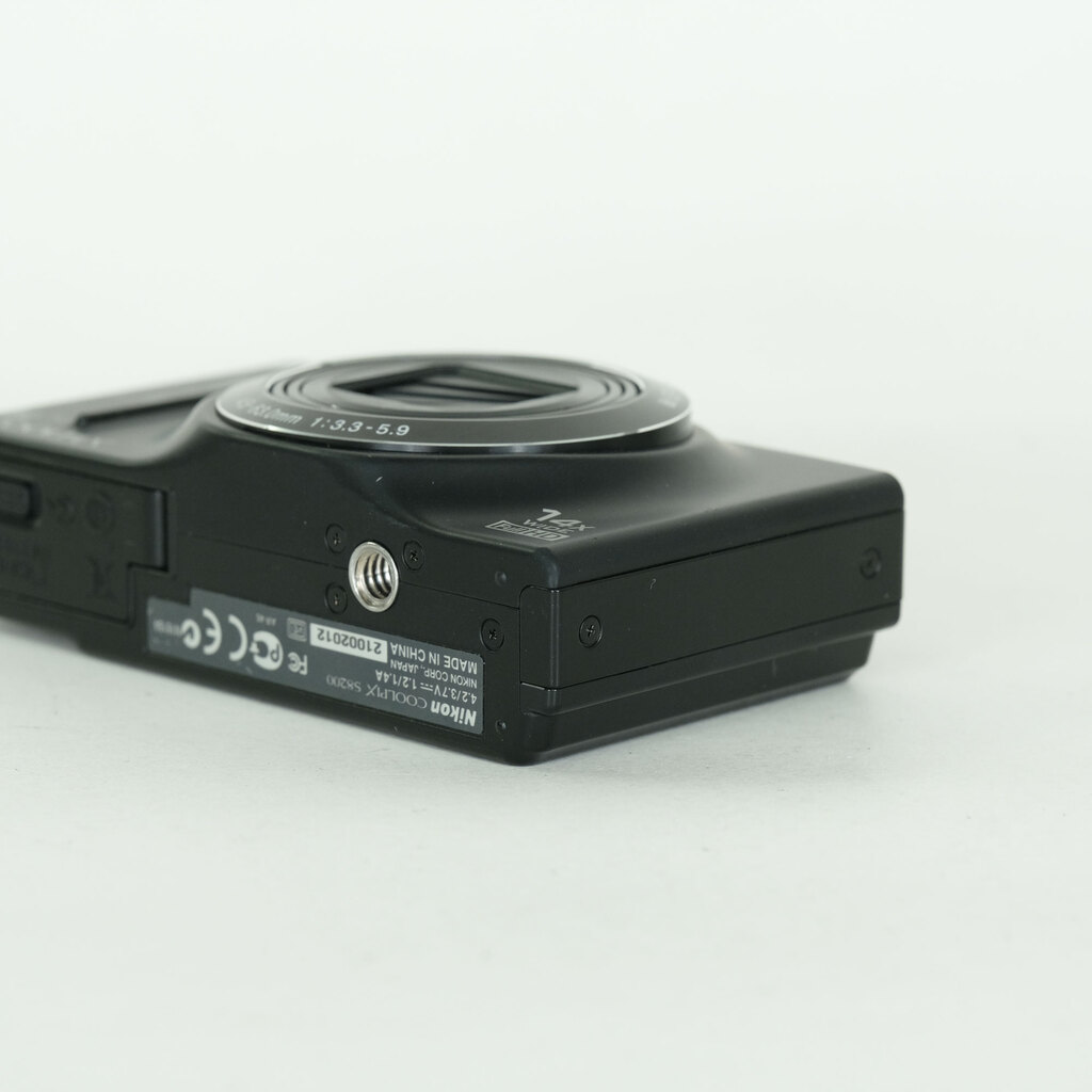 Nikon COOLPIX S8200 ノーブルブラック