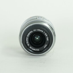 OLYMPUS M.ZUIKO DIGITAL 14-42mm F3.5-5.6IIR シルバー OLYMPUS M.ZUIKO DIGITAL 14-42mm F3.5-5.6IIR シルバー