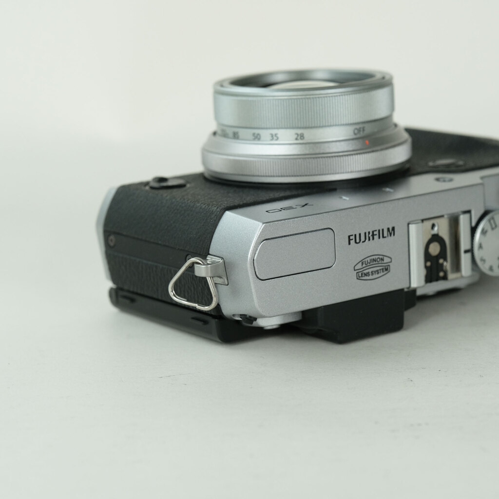 FUJIFILM X30 シルバーの出品 | ONE SCENE（ワンシーン）