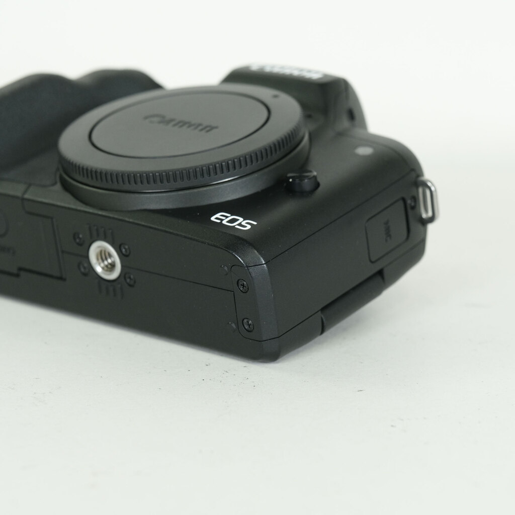 Canon EOS Kiss M2