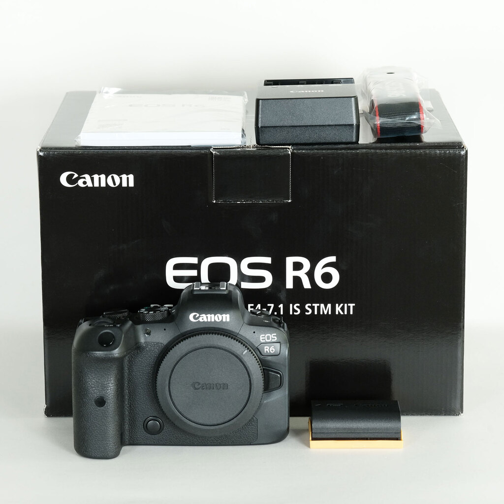 Canon EOS R6 Canon EOS R6