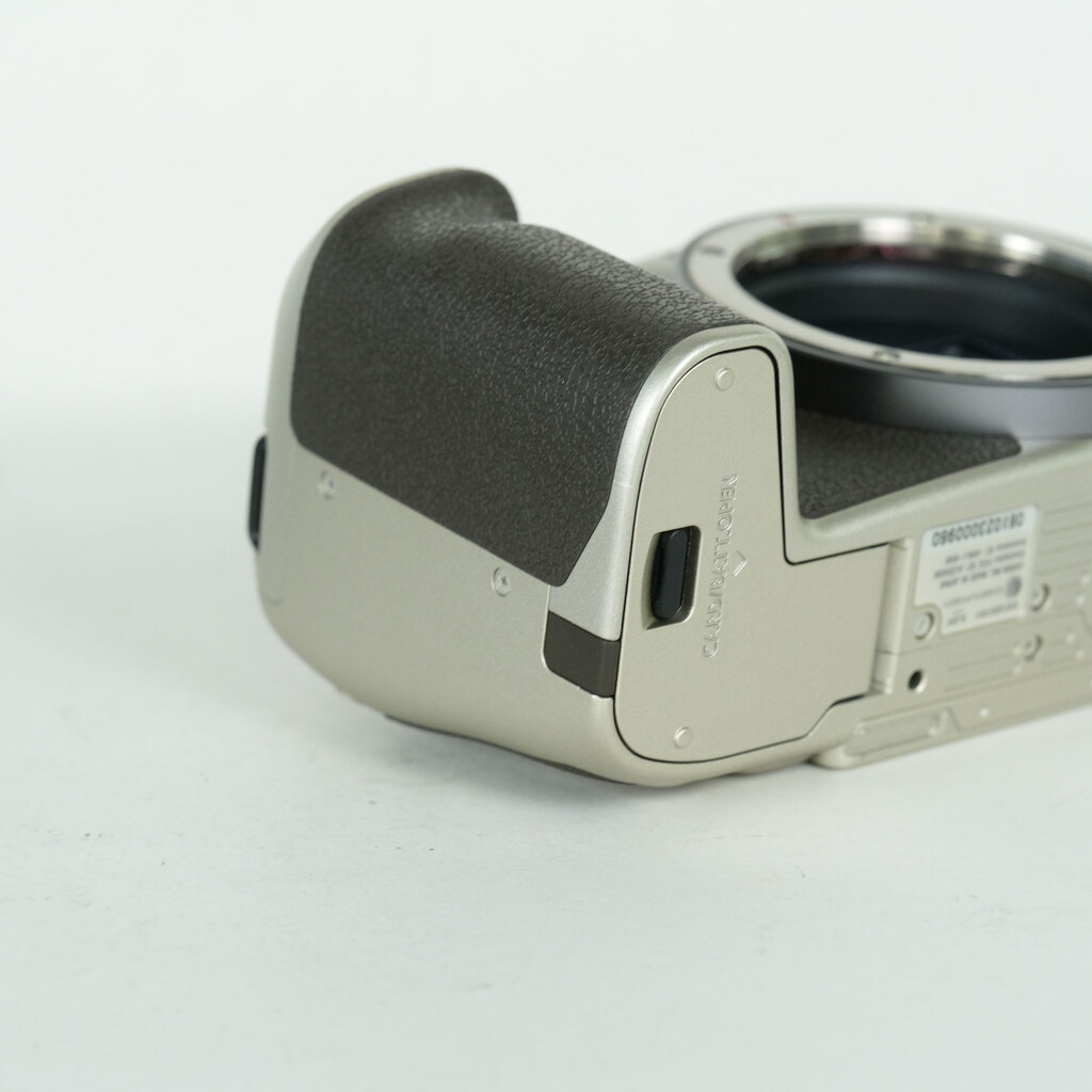Canon EOS RP ボディ ゴールドの出品 | ONE SCENE（ワンシーン）