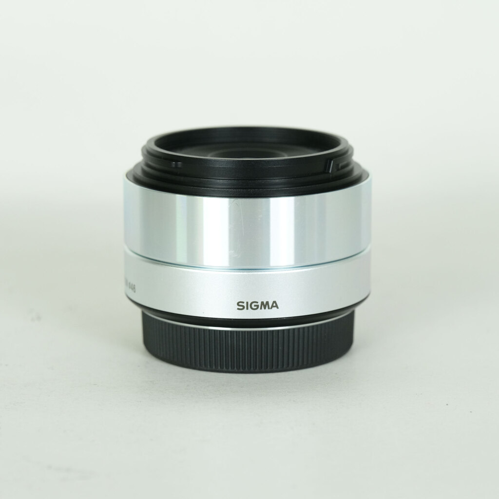 SIGMA A 30mm F2.8 DN (マイクロフォーサーズ用)シルバー