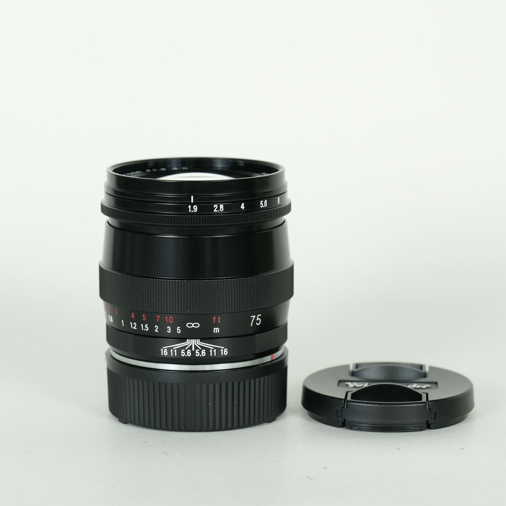 �R�V�i �t�H�N�g�����_�[ ULTRON 75mm F1.9 SC �V���O���R�[�g �u���b�N�y�C���g ���C�JM�p