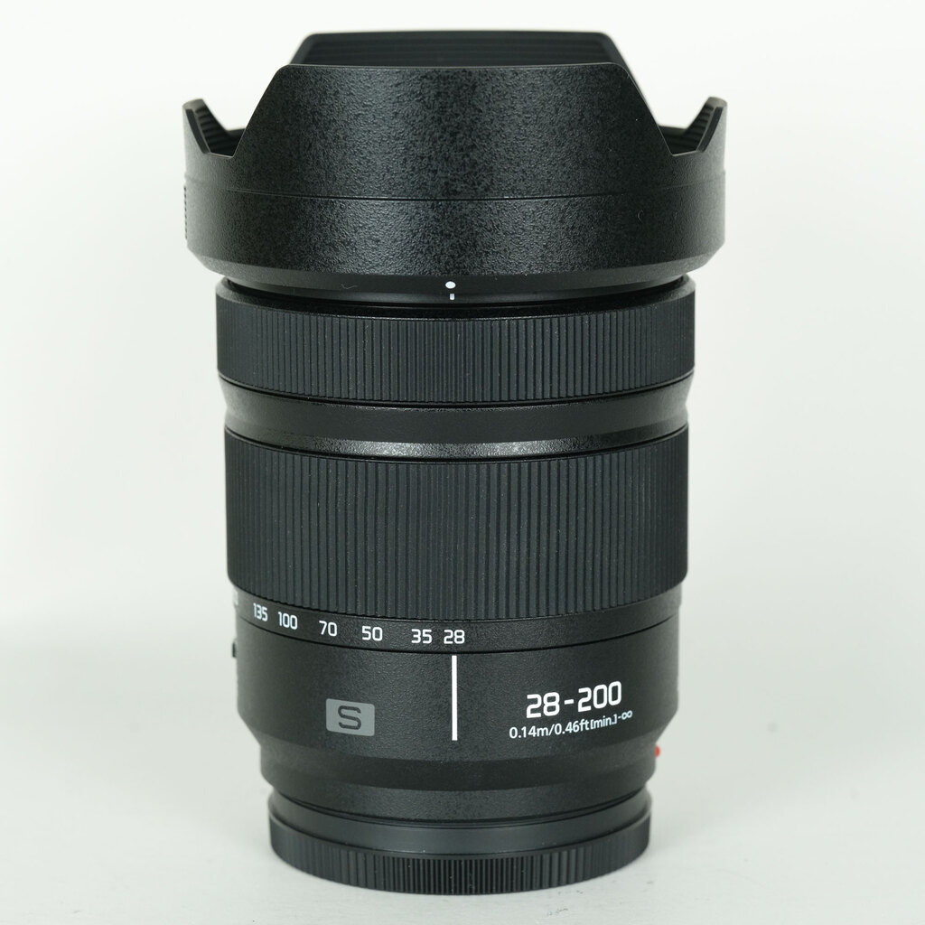 Panasonic LUMIX S 28-200mm F4-7.1 MACRO O.I.S.