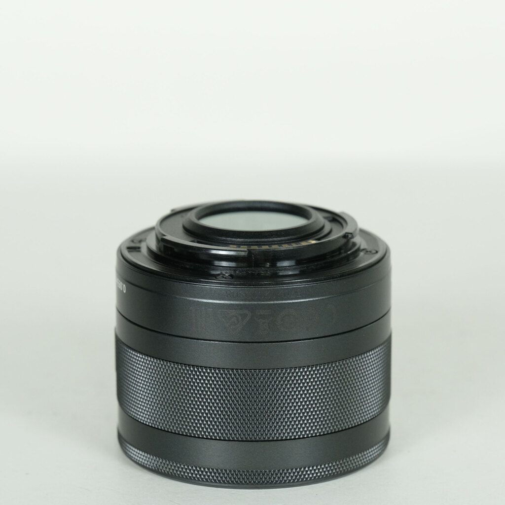 Canon EF-M28mm F3.5 マクロ IS STMの出品 | ONE SCENE（ワンシーン）