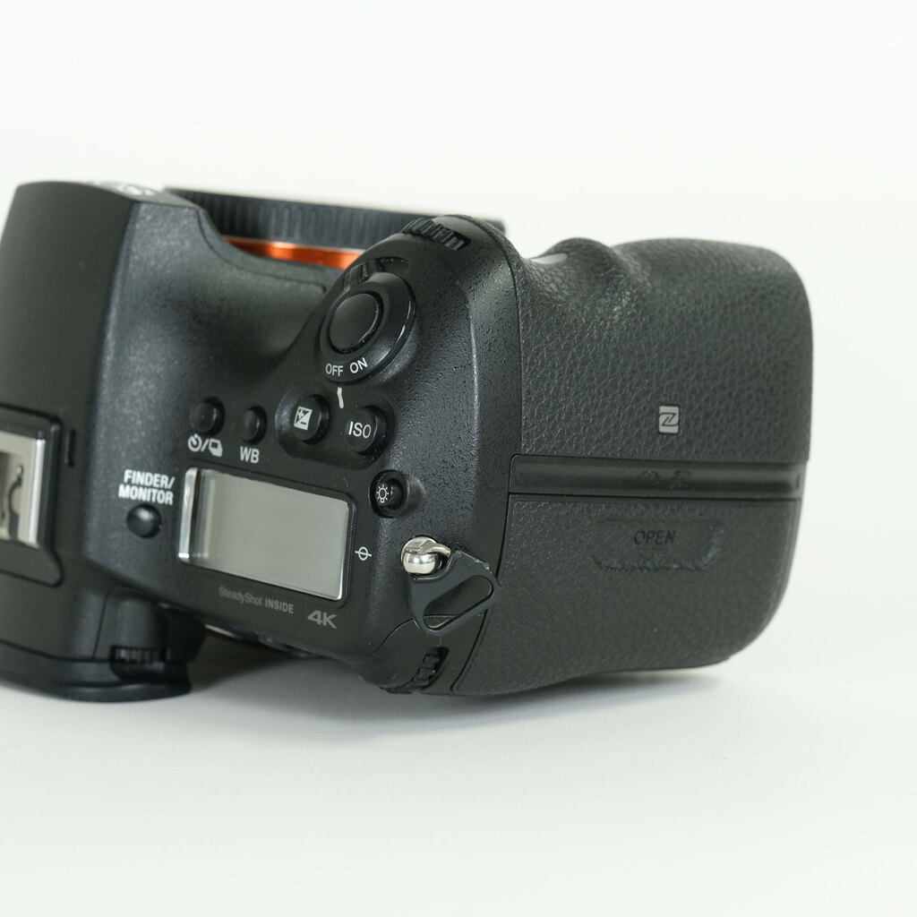 SONY α99II（ILCA-99M2）