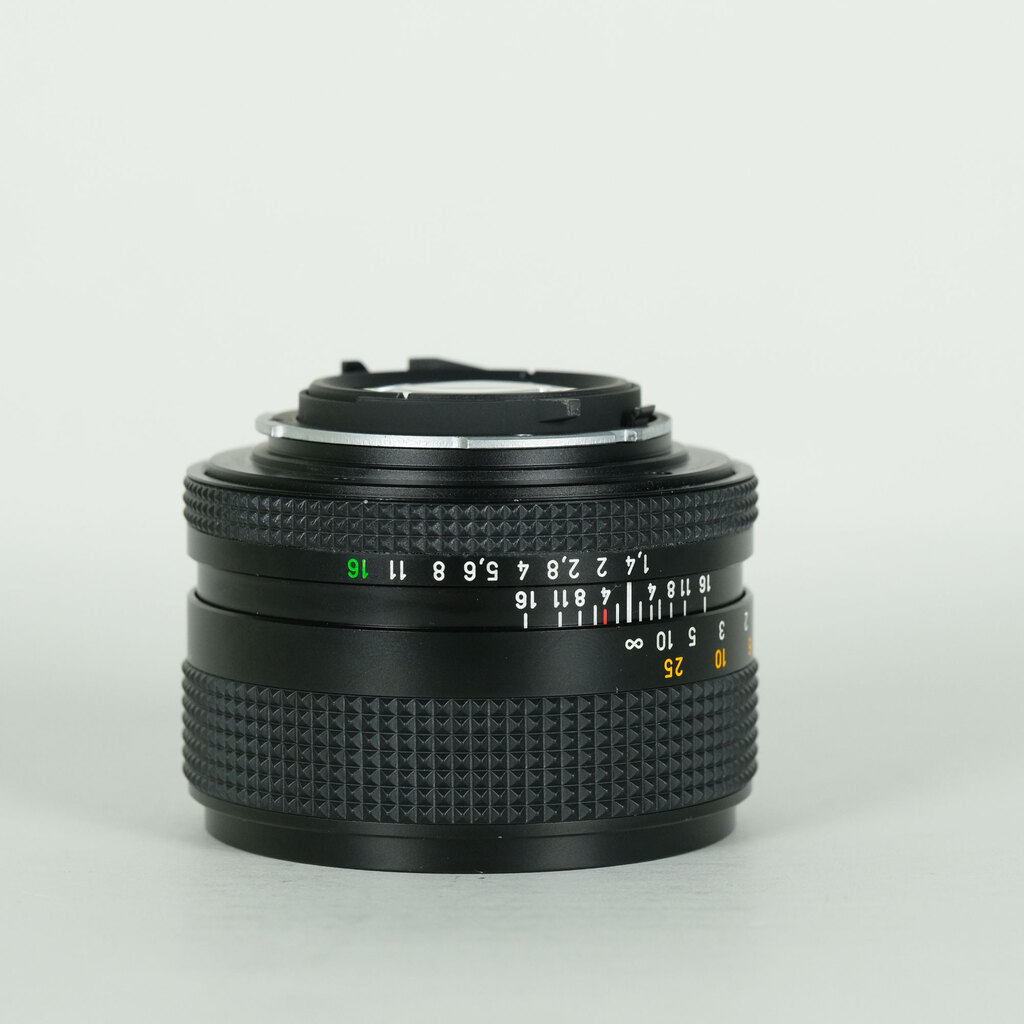Carl Zeiss Planar T* 50mm F1.4の出品 | ONE SCENE（ワンシーン）