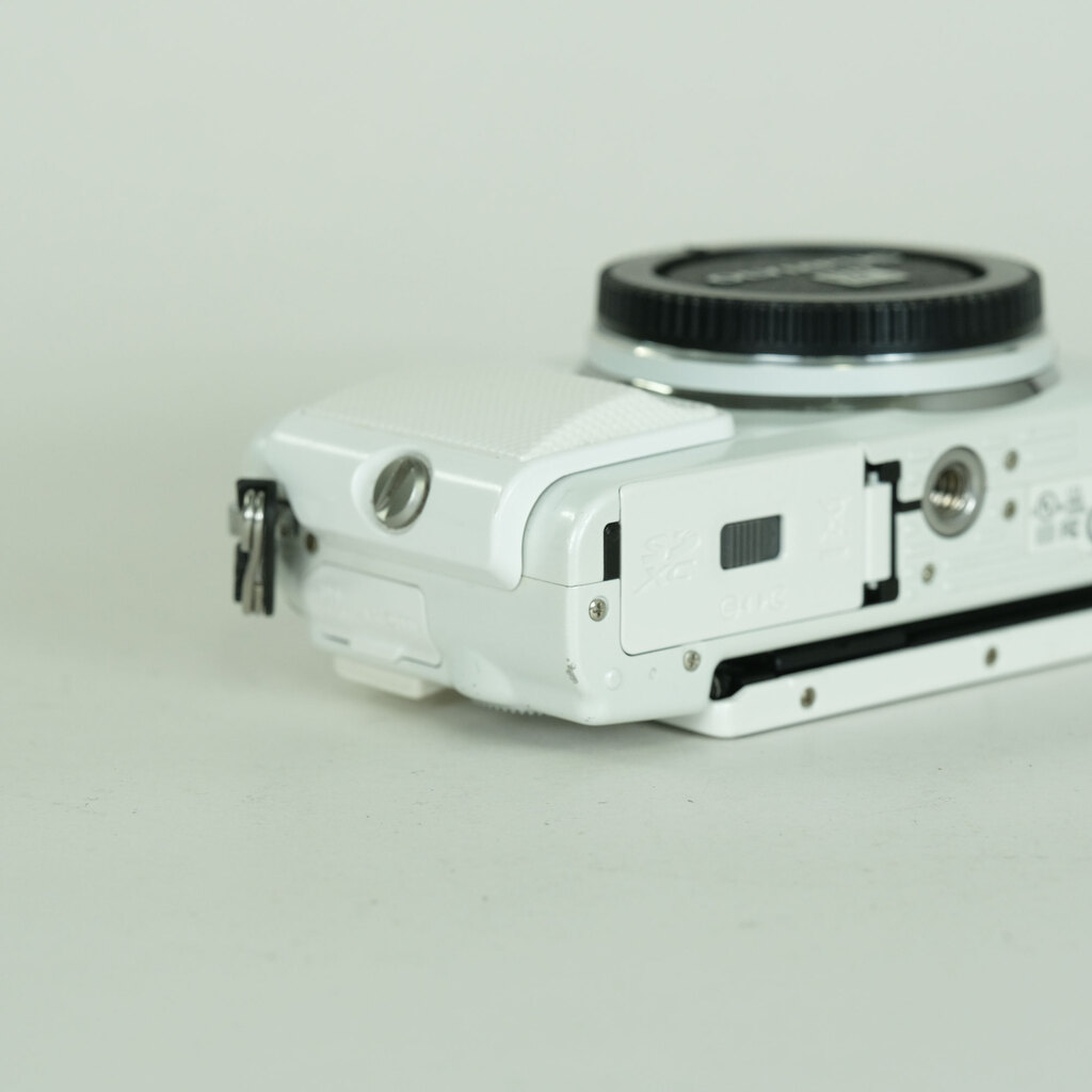 OLYMPUS PEN Lite E-PL6 ボディ ホワイト