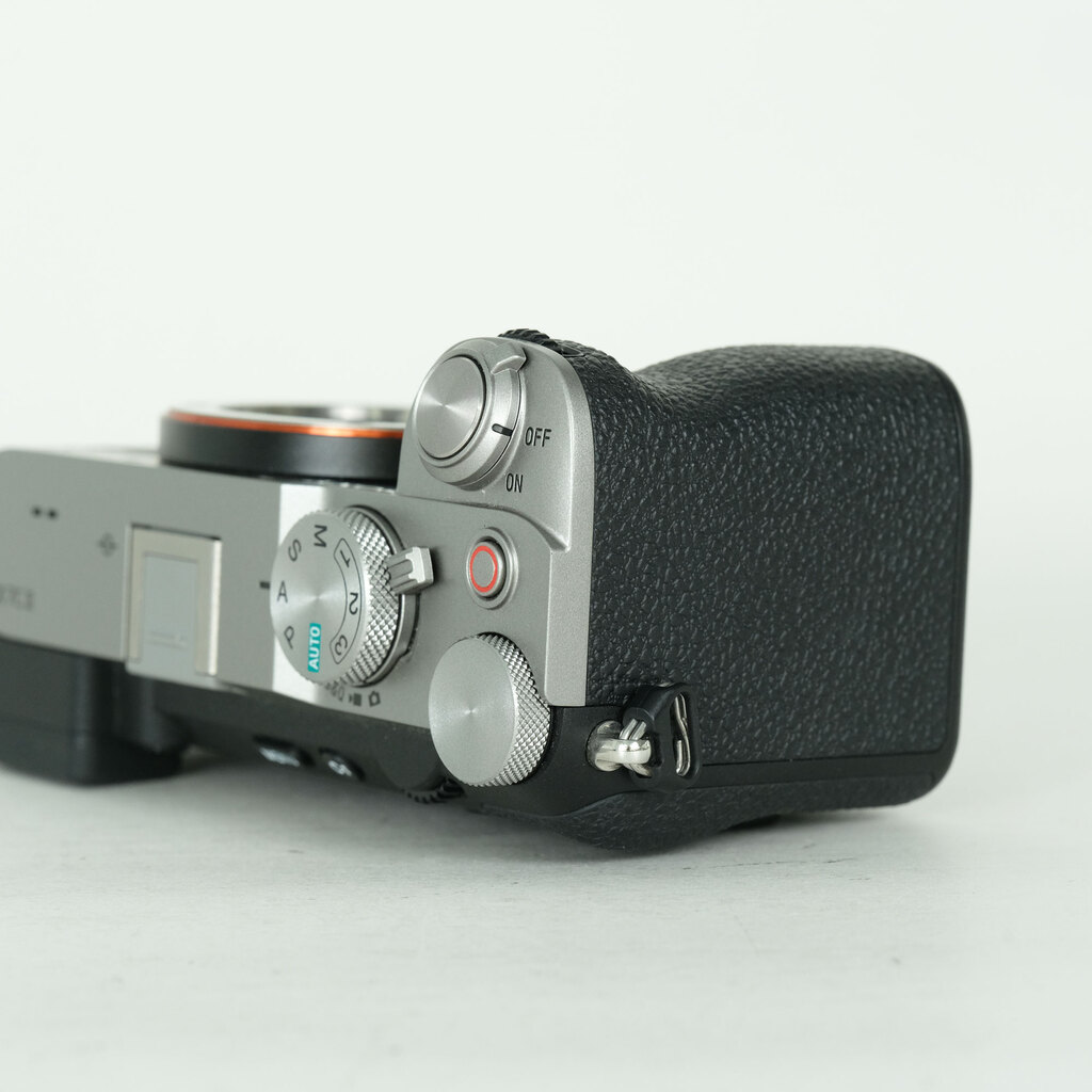 SONY α7C II（ILCE-7CM2）の出品 | ONE SCENE（ワンシーン）