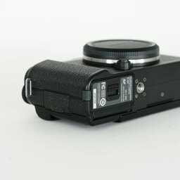 FUJIFILM X-M1 ボディ ブラック