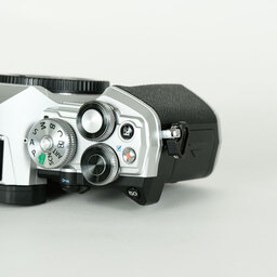 OLYMPUS OM-D E-M5 Mark III