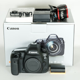 Canon EOS 5D Mark IV