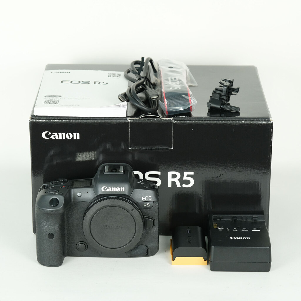 ショット数107,000回以下！■並品■ CANON EOS R5 Canon EOS R5の出品 | ONE SCENE（ワンシーン）