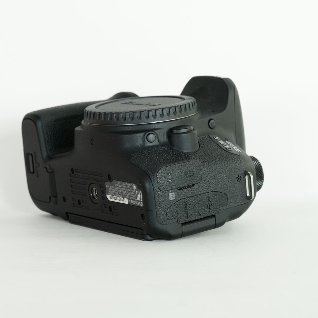Canon EOS 9000D