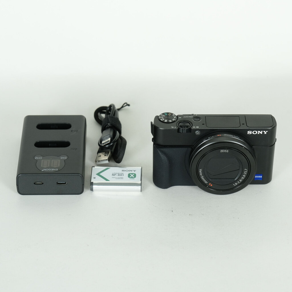 美品:SONY Cyber-shot DSC-RX100M3付属品一式＋おまけ付 SONY Cyber-shot DSC-RX100M3の出品 | ONE SCENE（ワンシーン）