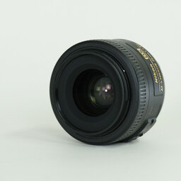 Nikon AF-S DX NIKKOR 35mm f/1.8G Nikon AF-S DX NIKKOR 35mm f/1.8G