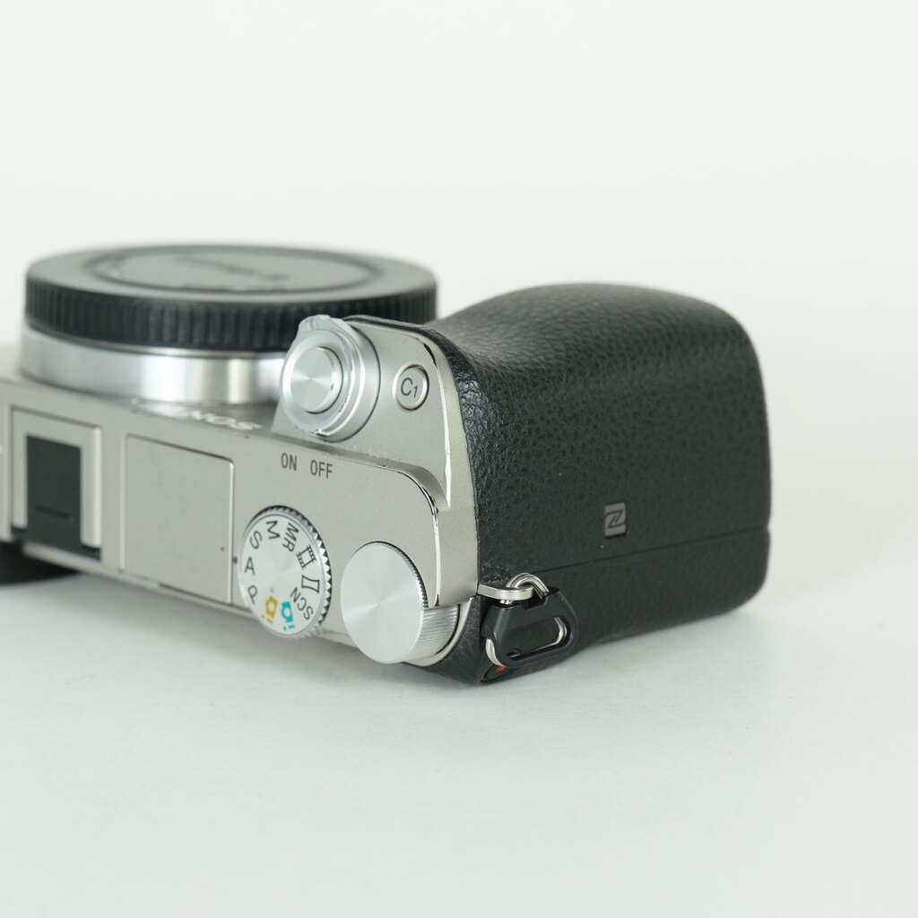 SONY α6000(ILCE-6000) SONY α6000(ILCE-6000)