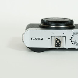 FUJIFILM X-E4