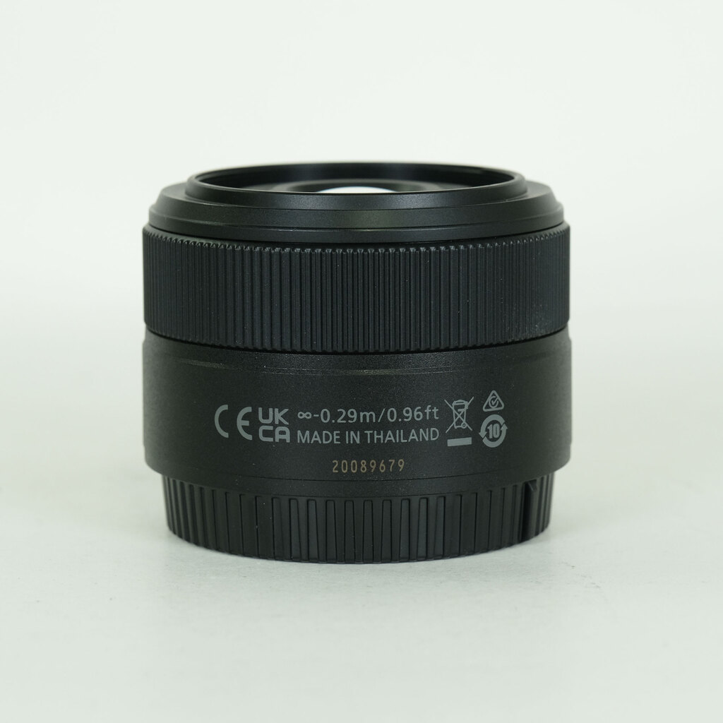 Nikon NIKKOR Z 40mm f/2 Nikon NIKKOR Z 40mm f/2