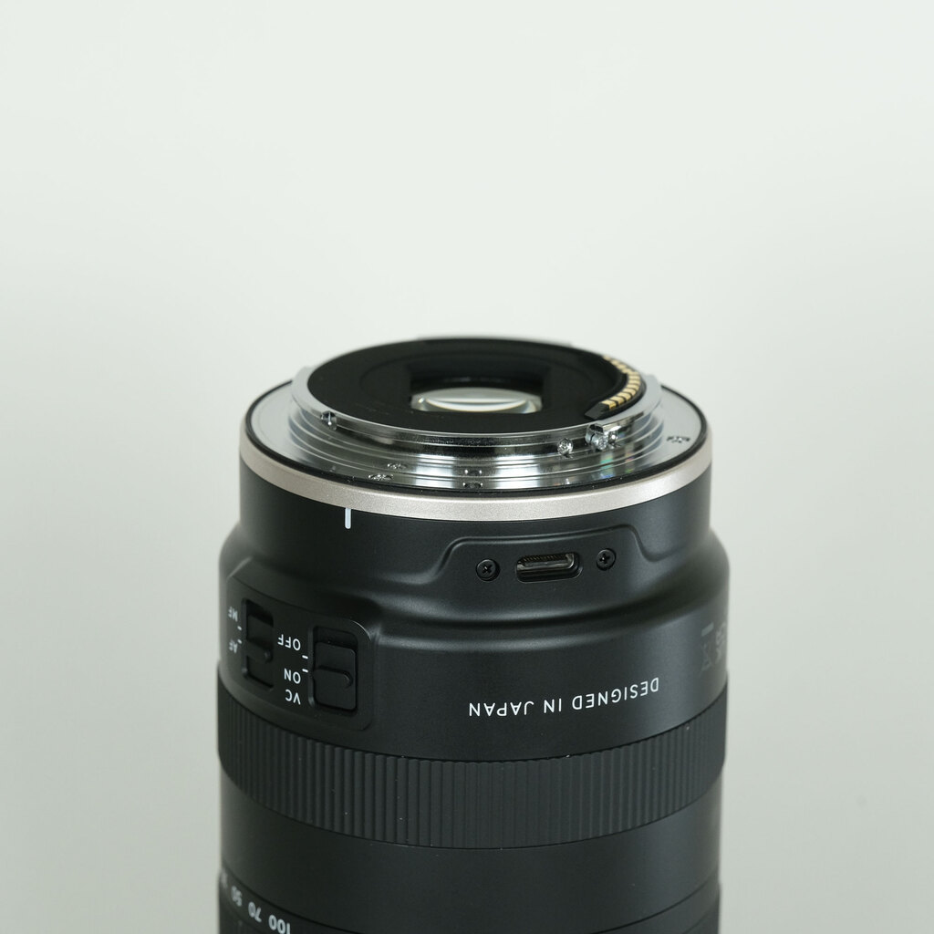 TAMRON 18-300mm F/3.5-6.3 Di III-A VC VXD (Model B061) [キヤノンRF用]